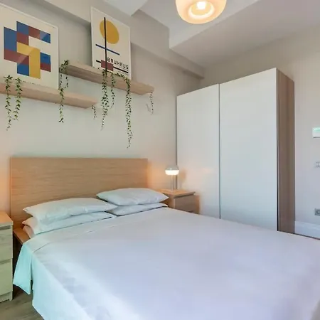 Sirius Town Modern & Comfortable *