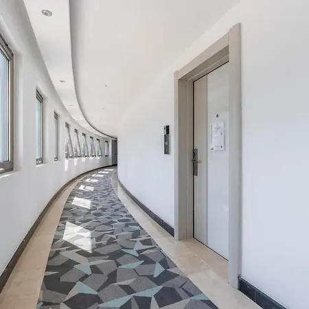 Sirius Town Modern & Comfortable Apartament